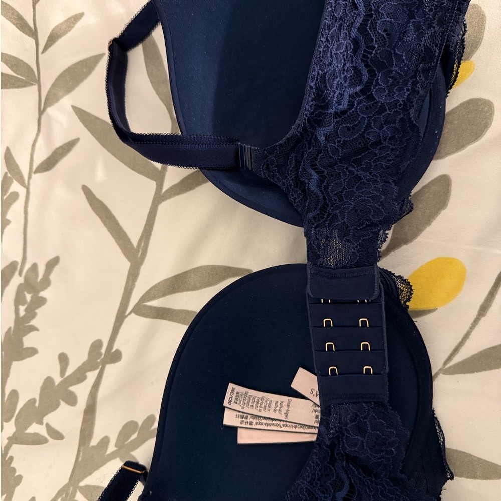 5 Victoria’s Secret Bras - Assorted Styles - Picture 9 of 11